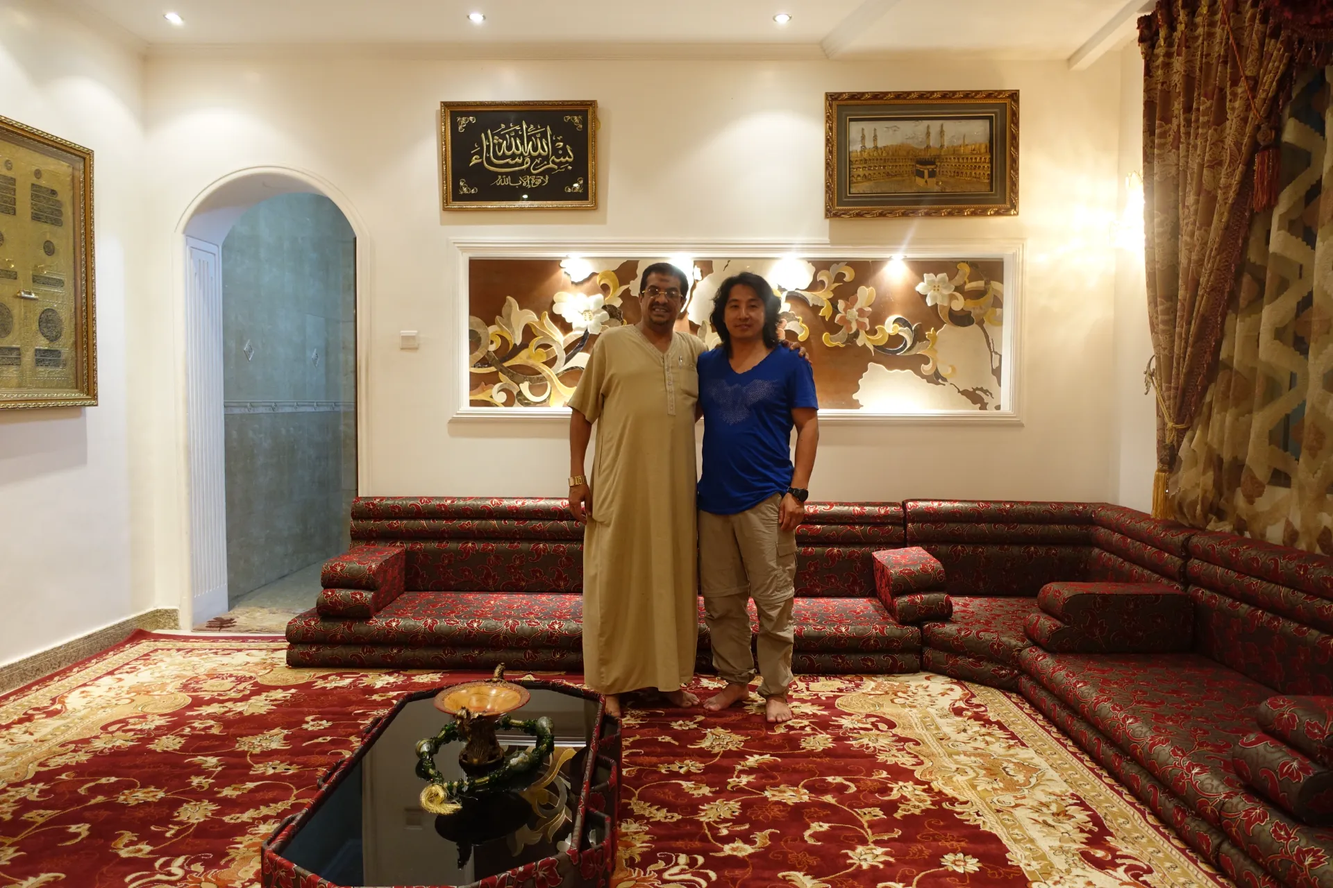 DSC01463.webp: Luxury interior in Tanzania featuring custom stone inlay design.